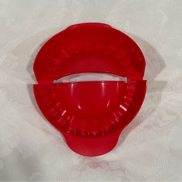 NEW!  Tupperware Red Empanada Maker - Picture 2 of 6